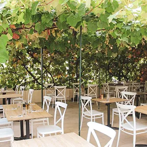 Hotel-restaurant Isidore Ouest Νίκαια